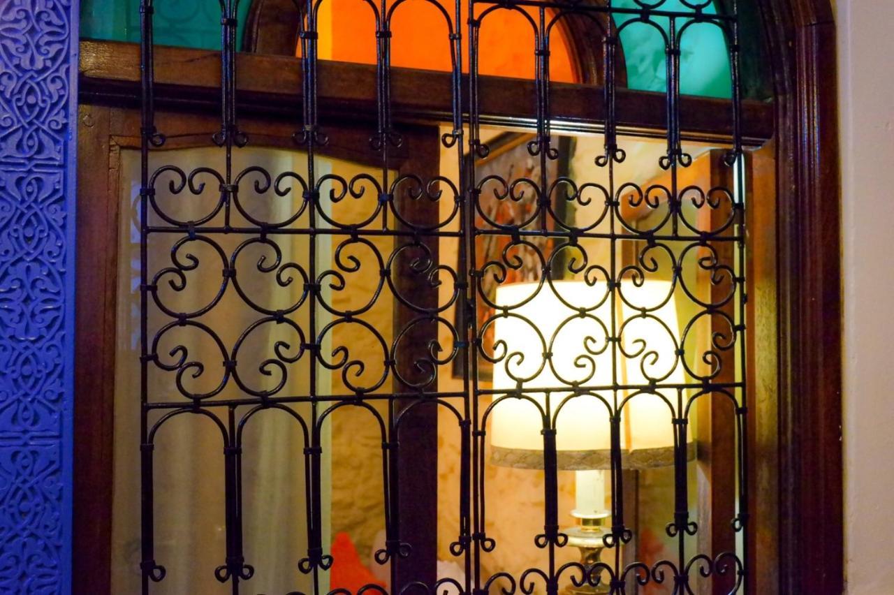 Dar L'Alhambra Hotel Танжер Екстериор снимка